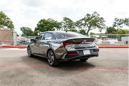 2025 Hyundai ELANTRA Sport