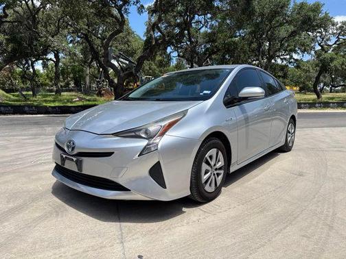 Classic Silver Metallic 2016 Toyota Prius Three