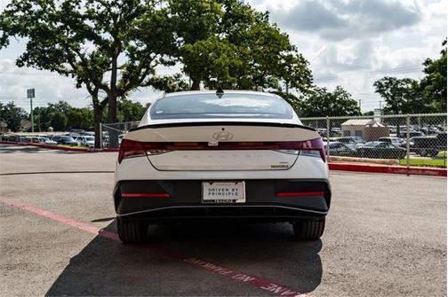 2025 Hyundai ELANTRA HEV SEL Sport