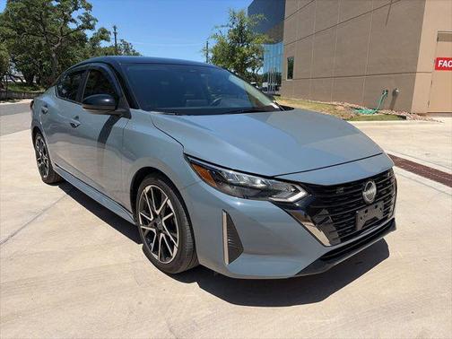 Atlantic Gray Metallic/Super Black 2025 Nissan Sentra SR
