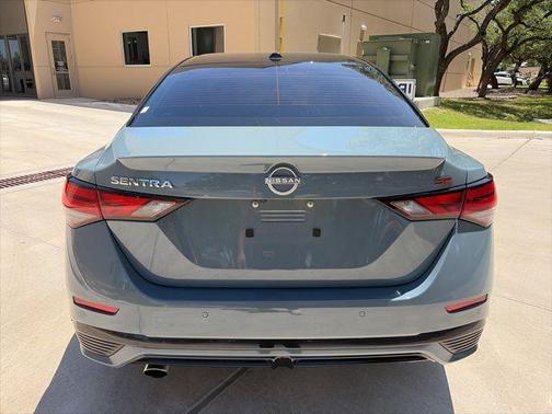 Atlantic Gray Metallic/Super Black 2025 Nissan Sentra SR