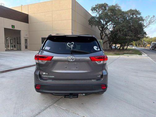 Predawn Gray Mica 2019 Toyota Highlander LE Plus