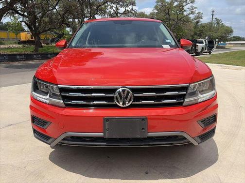 Habanero Orange Metallic 2019 Volkswagen Tiguan 2.0T SE