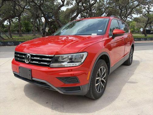 Habanero Orange Metallic 2019 Volkswagen Tiguan 2.0T SE