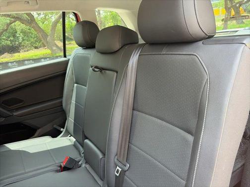Habanero Orange Metallic 2019 Volkswagen Tiguan 2.0T SE