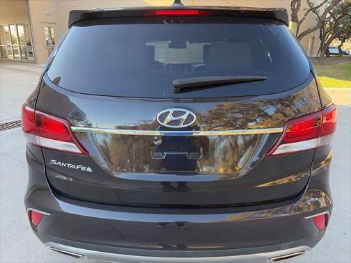 2017 Hyundai SANTA FE SE