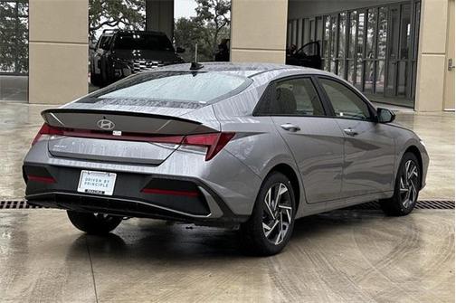 2025 Hyundai ELANTRA Sport