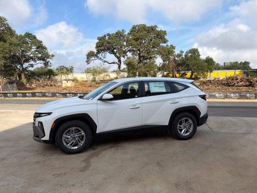 Serenity White Pearl 2026 Hyundai TUCSON SE