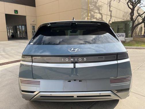 2024 Hyundai IONIQ 5 Limited