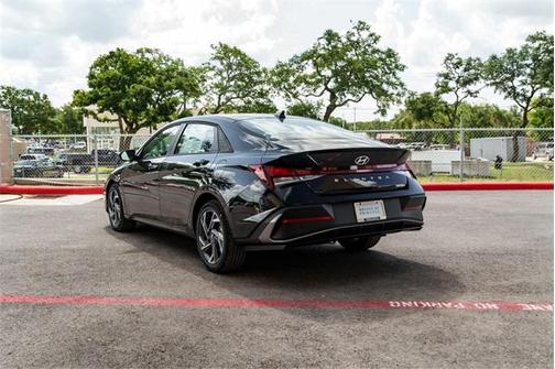 2025 Hyundai ELANTRA Sport