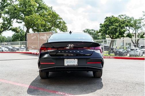 2025 Hyundai ELANTRA Sport