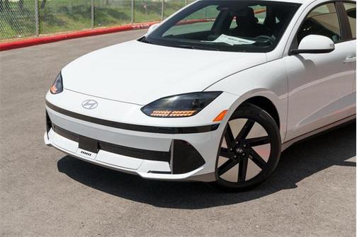 2025 Hyundai IONIQ 6 SE