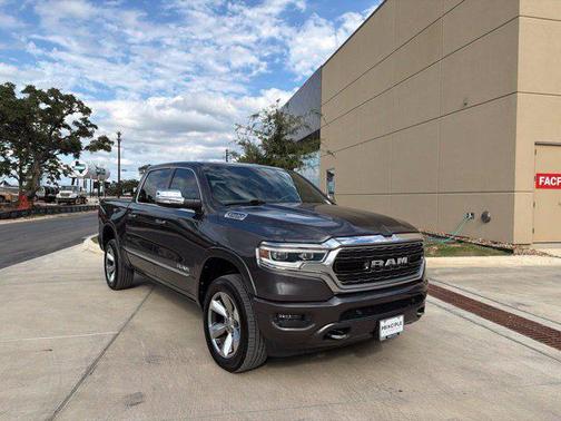 Granite Crystal Metallic Clearcoat 2019 RAM 1500 Limited