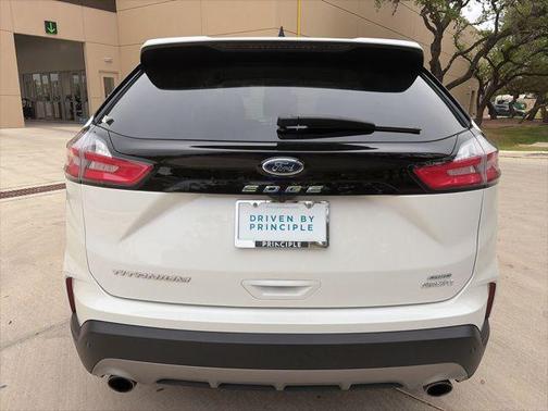 Star White Metallic Tri-Coat 2024 Ford Edge Titanium