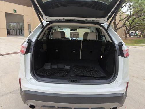 Star White Metallic Tri-Coat 2024 Ford Edge Titanium