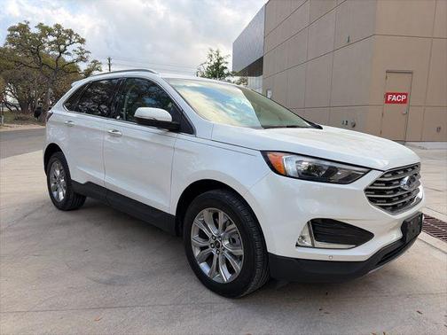 Star White Metallic Tri-Coat 2024 Ford Edge Titanium