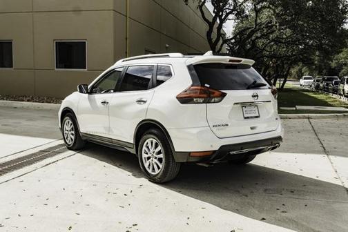 2020 Nissan Rogue SV