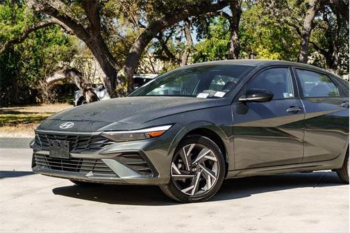 2025 Hyundai ELANTRA Sport