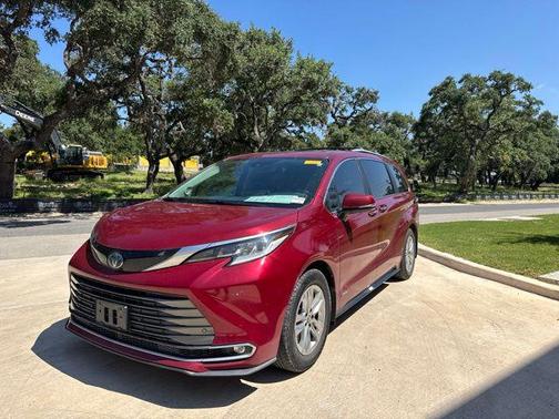 Ruby Flare Pearl 2021 Toyota Sienna Limited 7-Passenger