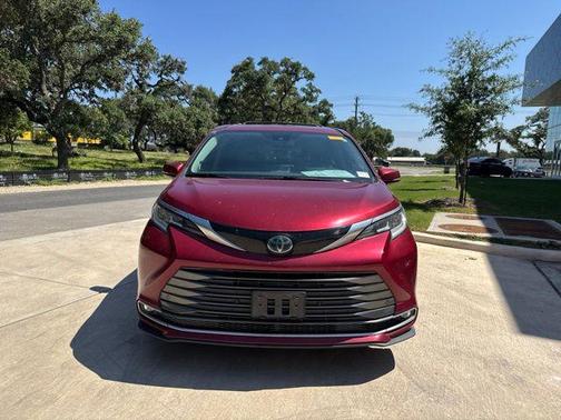 Ruby Flare Pearl 2021 Toyota Sienna Limited 7-Passenger