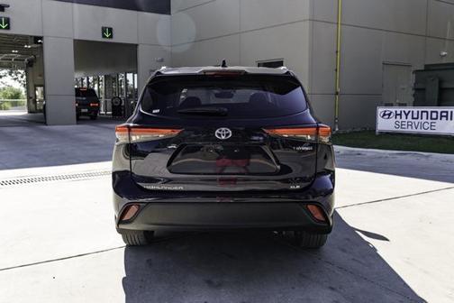2021 Toyota Highlander Hybrid XLE