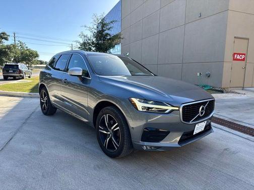 Osmium Gray Metallic 2019 Volvo XC60 T5 R-Design