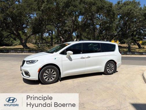 Bright White Clearcoat 2021 Chrysler Pacifica Hybrid Touring L