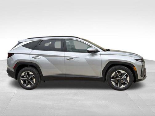 Shimmering Silver 2026 Hyundai TUCSON Hybrid SEL