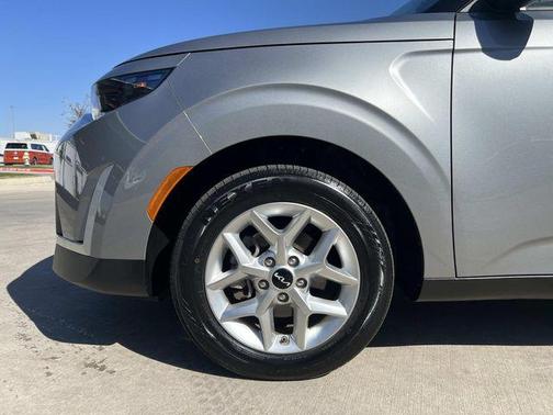 Steel Gray 2024 Kia Soul LX