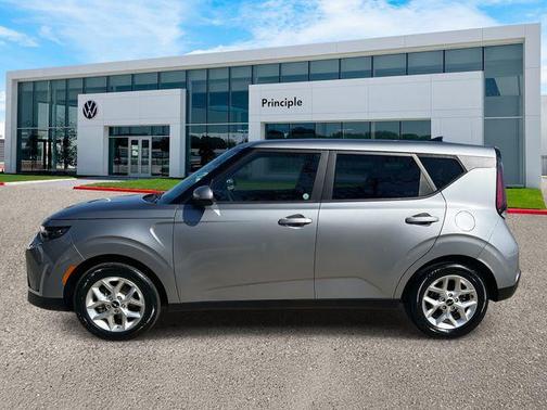 Steel Gray 2024 Kia Soul LX