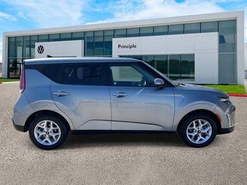 Steel Gray 2024 Kia Soul LX