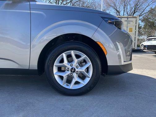 Steel Gray 2024 Kia Soul LX