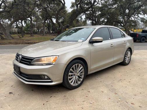 2015 Volkswagen Jetta Auto SE w/Connectivity/Navigation