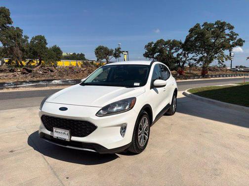 Star White Metallic Tri-Coat 2022 Ford Escape SEL