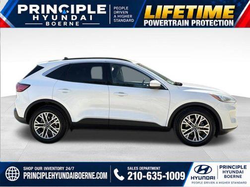 Star White Metallic Tri-Coat 2022 Ford Escape SEL