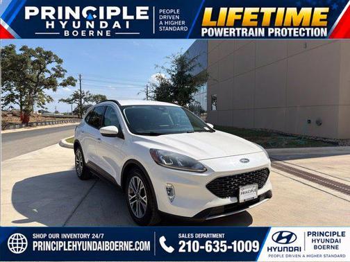 Star White Metallic Tri-Coat 2022 Ford Escape SEL