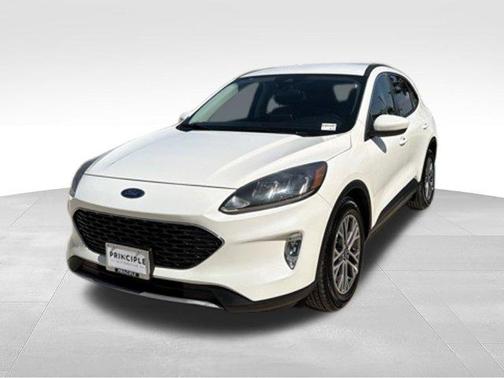 Star White Metallic Tri-Coat 2022 Ford Escape SEL