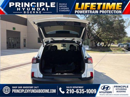 Star White Metallic Tri-Coat 2022 Ford Escape SEL