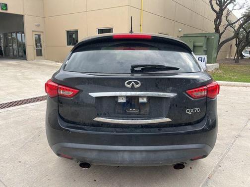 2017 INFINITI QX70 Base