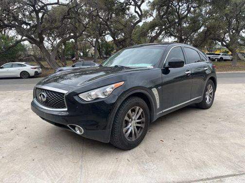 2017 INFINITI QX70 Base