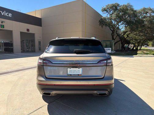 Iced Mocha 2021 Lincoln Nautilus Standard