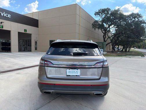 Iced Mocha 2021 Lincoln Nautilus Standard