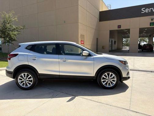 Brilliant Silver Metallic 2021 Nissan Rogue Sport S