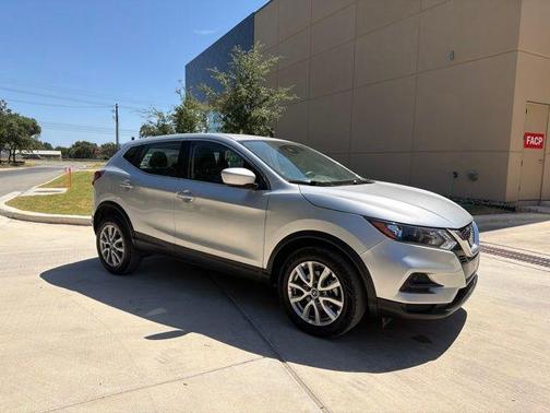 Brilliant Silver Metallic 2021 Nissan Rogue Sport S