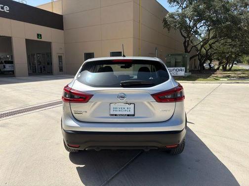 Brilliant Silver Metallic 2021 Nissan Rogue Sport S