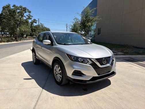 Brilliant Silver Metallic 2021 Nissan Rogue Sport S