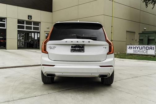 2021 Volvo XC90 T5 Momentum