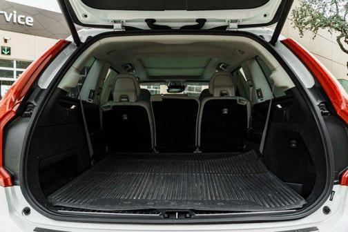 2021 Volvo XC90 T5 Momentum