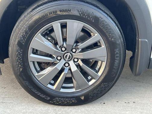 Brilliant Silver Metallic 2024 Nissan Pathfinder SV 4WD