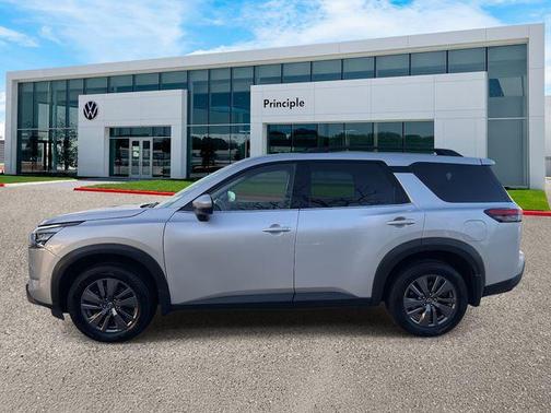 Brilliant Silver Metallic 2024 Nissan Pathfinder SV 4WD